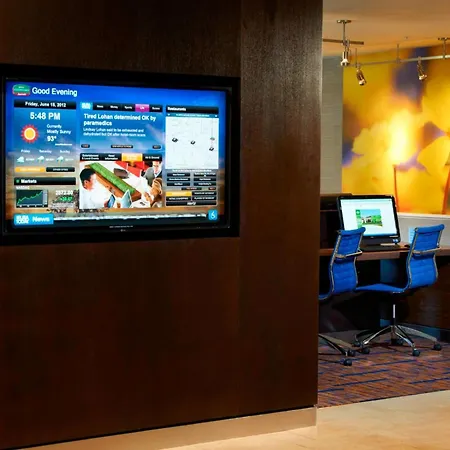 Courtyard By Marriott Rockford 